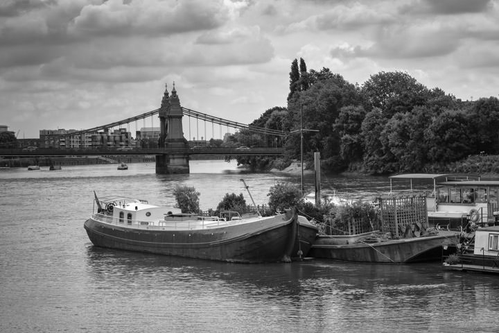 Photograph of Hammersmith Bridge 19