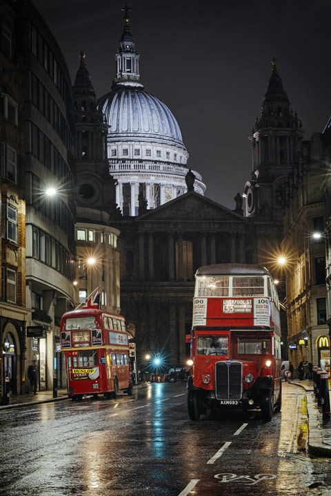 Two London Buses in front of St Pauls