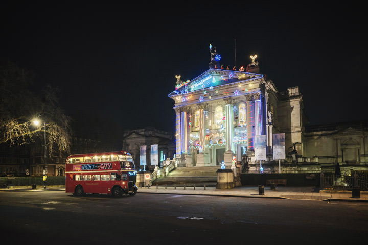 Photograph of London Bus Tate Modern 1