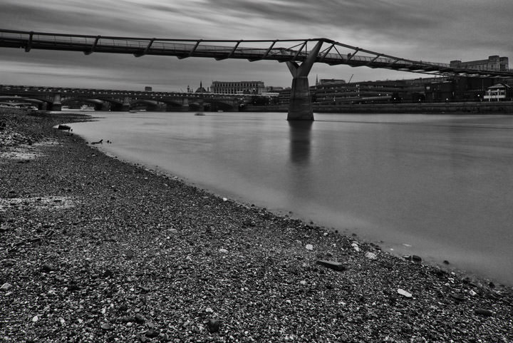Photograph of Millennium Bridge 8