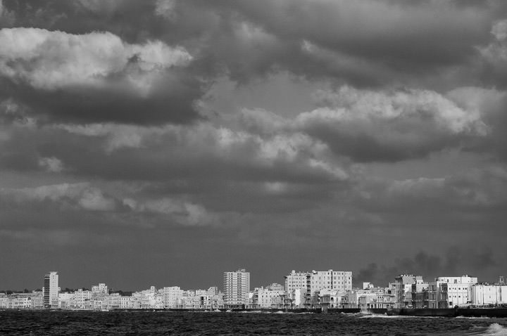 Black and white picture of Old havana from the Malencon