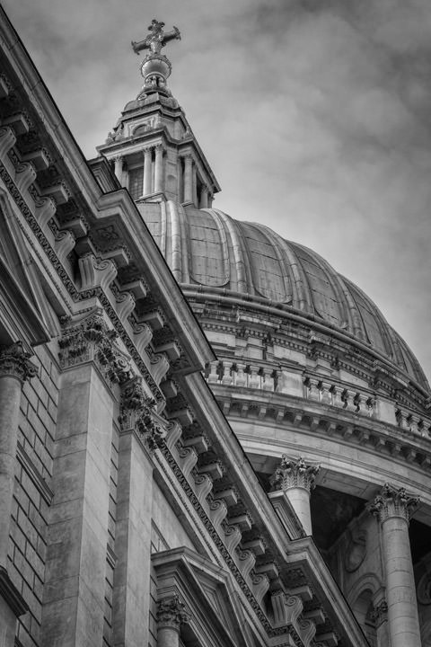 Vertical image of dome of St Pauls Cathedral 51 in black and white