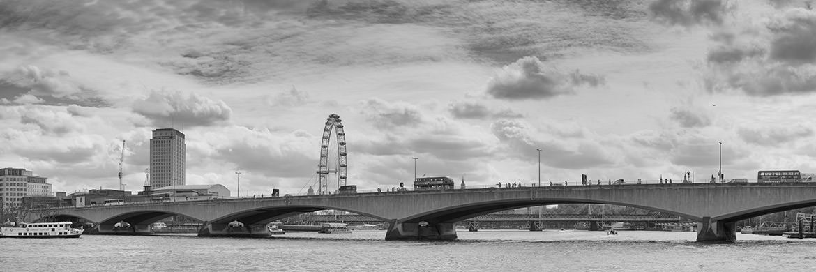Photograph of Waterloo Bridge Panorama 1